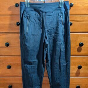 Athleta Navy Joggers Size 6 Tapered Athletic Pants Zip Pocket Travel Activewear